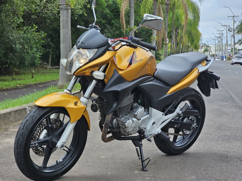 CB 300R  - 2011 - CAMPO BOM