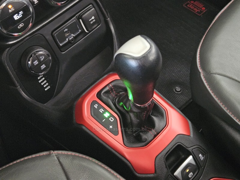 RENEGADE 2.0 16V TURBO DIESEL TRAILHAWK 4P 4X4 AUTOMÁTICO - 2016 - TAPEJARA