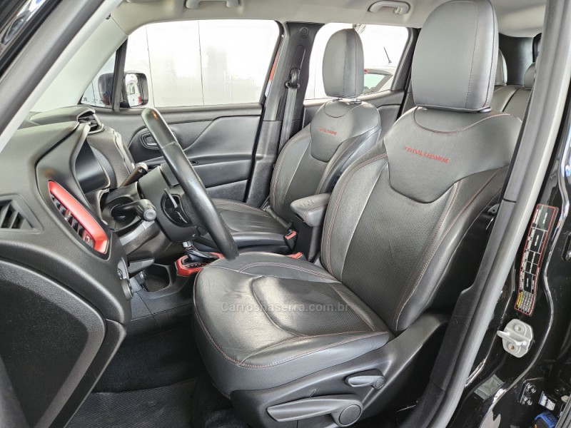 RENEGADE 2.0 16V TURBO DIESEL TRAILHAWK 4P 4X4 AUTOMÁTICO - 2016 - TAPEJARA