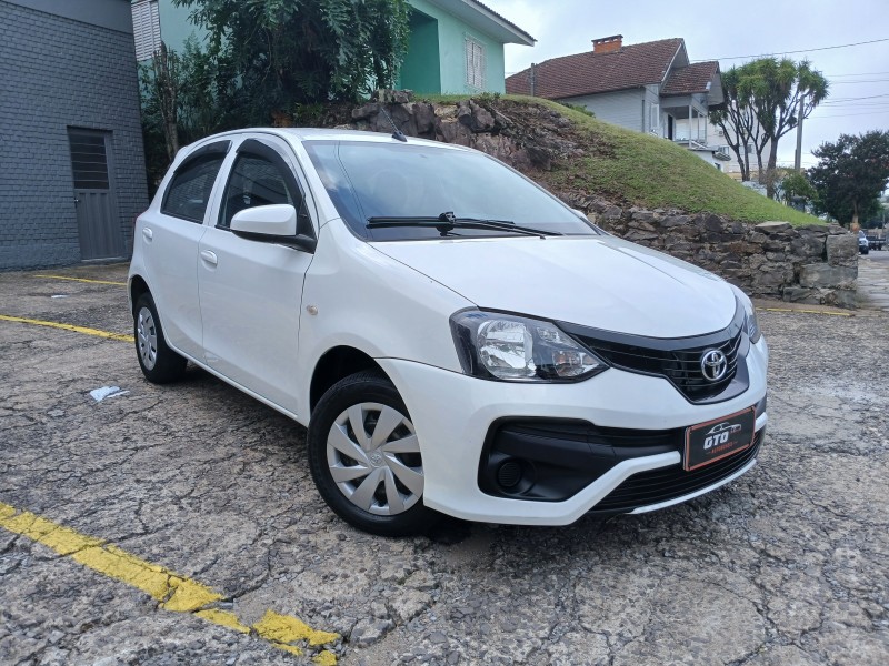 ETIOS 1.3 X 16V FLEX 4P MANUAL - 2020 - FARROUPILHA