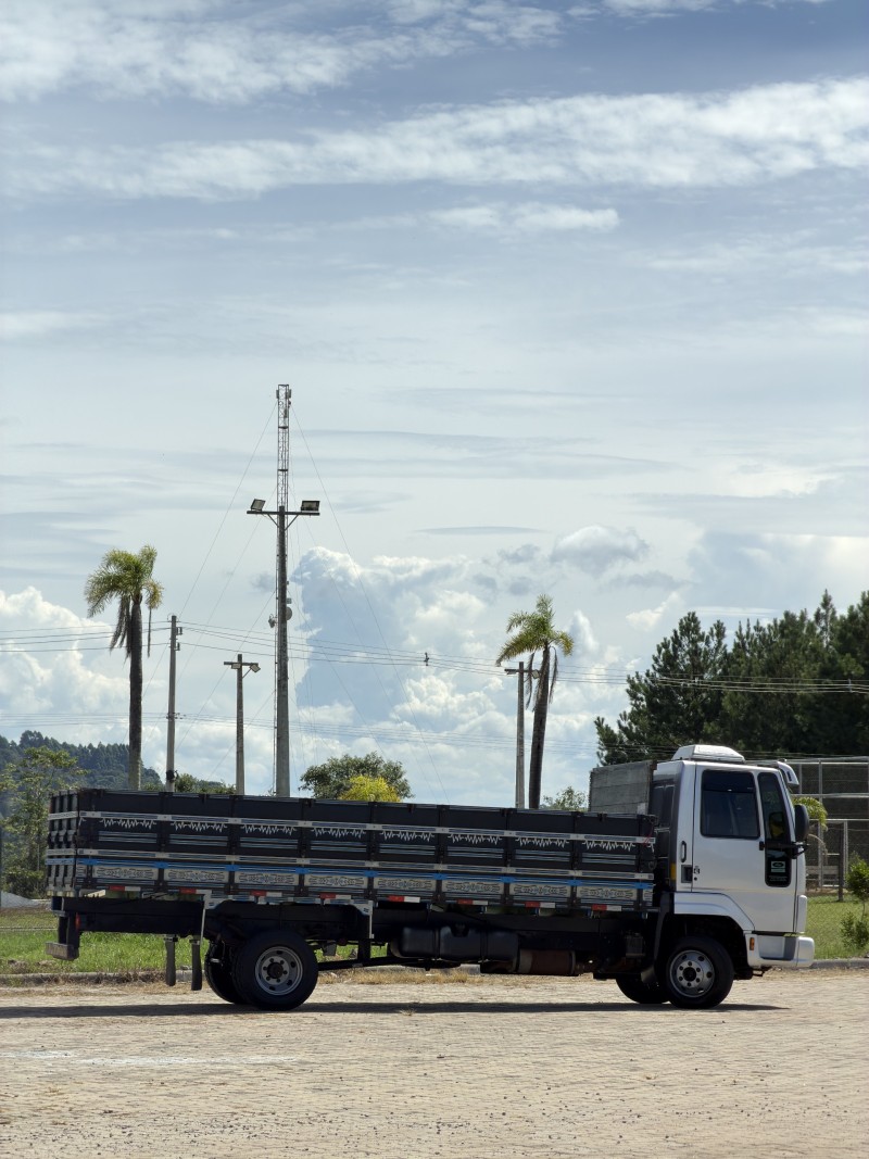 CARGO 815 E TURBO - 2010 - ANTôNIO PRADO