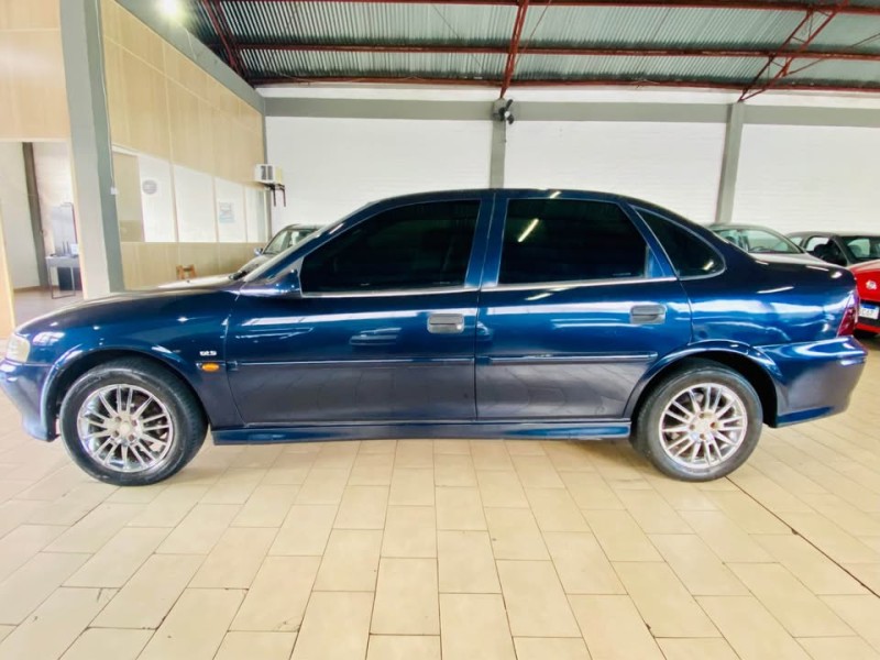 VECTRA 2.2 MPFI GLS 8V GASOLINA 4P MANUAL - 2000 - CAXIAS DO SUL