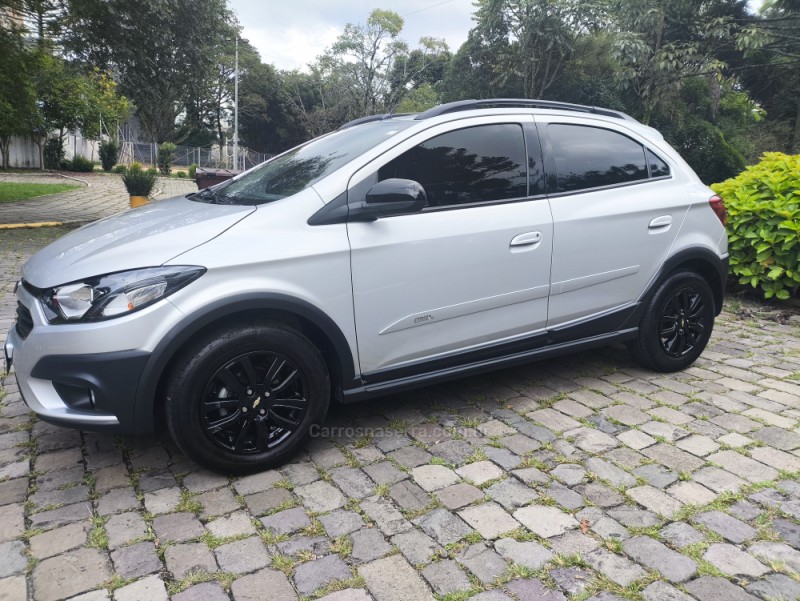 ONIX 1.4 MPFI ACTIV 8V FLEX 4P MANUAL - 2019 - FARROUPILHA