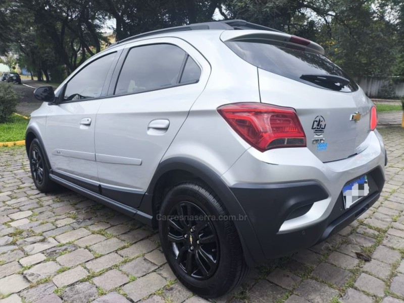 ONIX 1.4 MPFI ACTIV 8V FLEX 4P MANUAL - 2019 - FARROUPILHA
