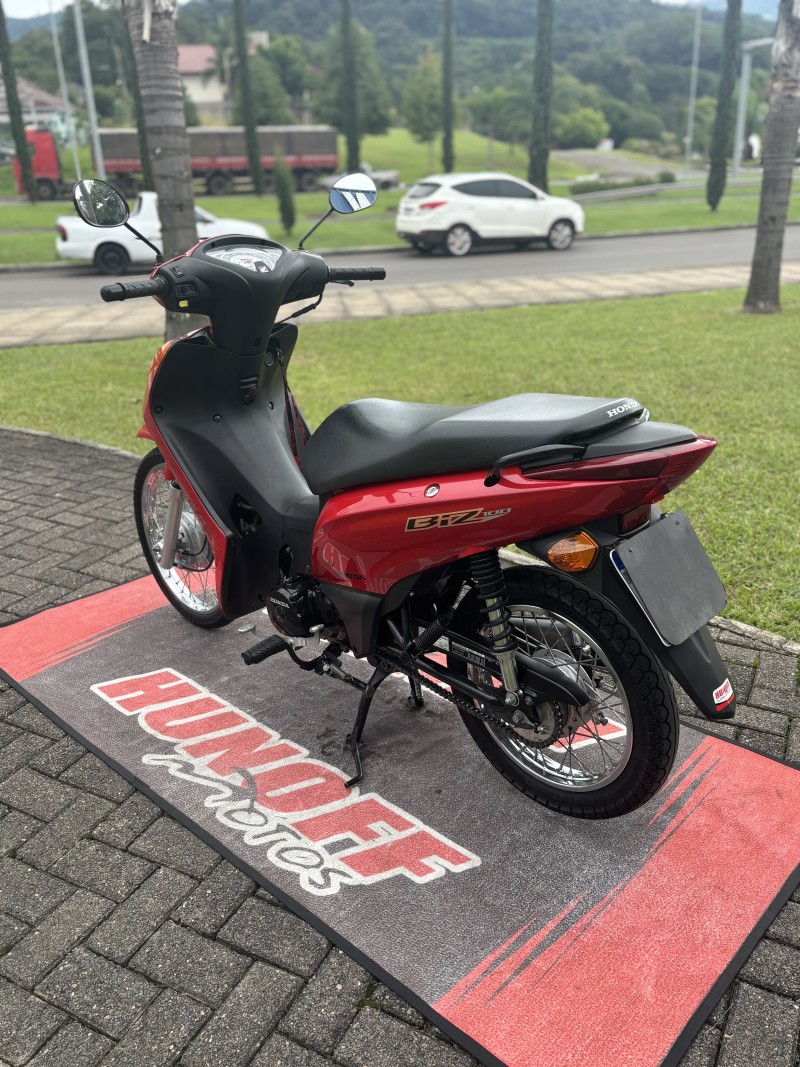 BIZ 100 KS - 2014 - FELIZ