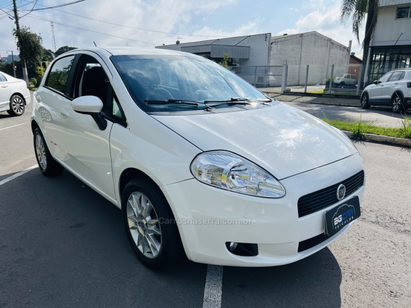 PUNTO 1.6 ESSENCE 16V FLEX 4P MANUAL - 2011 - BENTO GONçALVES