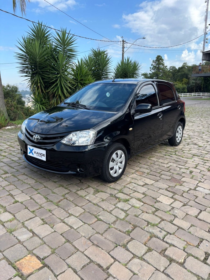 ETIOS 1.3 XS 16V FLEX 4P MANUAL - 2013 - FLORES DA CUNHA