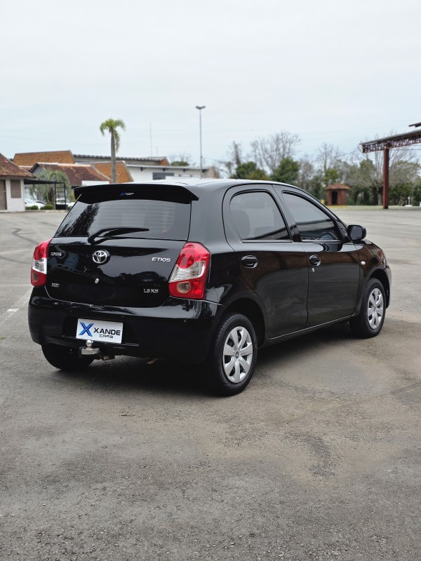 ETIOS 1.3 XS 16V FLEX 4P MANUAL - 2013 - FLORES DA CUNHA