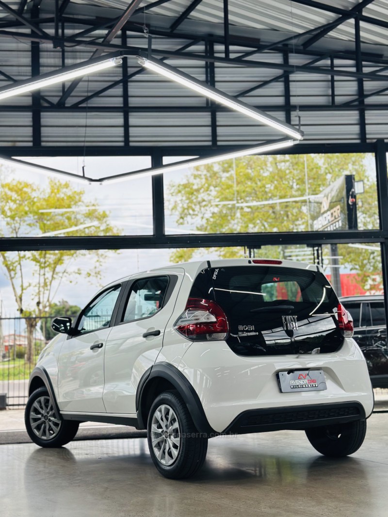 MOBI 1.0 8V EVO FLEX LIKE. MANUAL - 2024 - CANELA