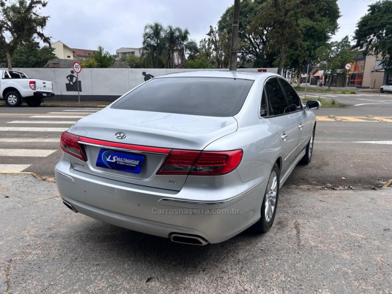 AZERA 3.3 MPFI GLS SEDAN V6 24V GASOLINA 4P AUTOMÁTICO - 2011 - VENâNCIO AIRES