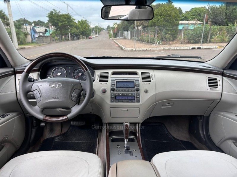 AZERA 3.3 MPFI GLS SEDAN V6 24V GASOLINA 4P AUTOMÁTICO - 2011 - VENâNCIO AIRES