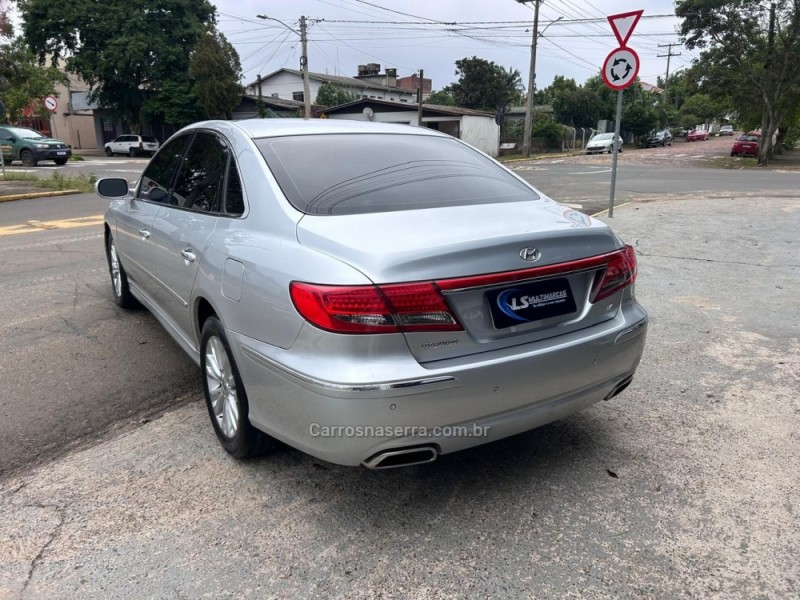 AZERA 3.3 MPFI GLS SEDAN V6 24V GASOLINA 4P AUTOMÁTICO - 2011 - VENâNCIO AIRES