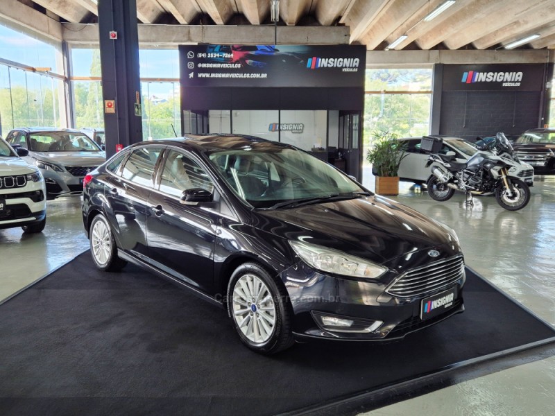 FOCUS 2.0 TITANIUM FASTBACK 16V FLEX 4P AUTOMÁTICO - 2018 - CAXIAS DO SUL