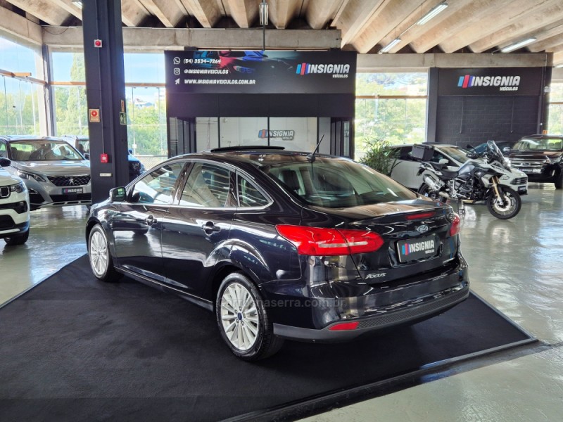FOCUS 2.0 TITANIUM FASTBACK 16V FLEX 4P AUTOMÁTICO - 2018 - CAXIAS DO SUL