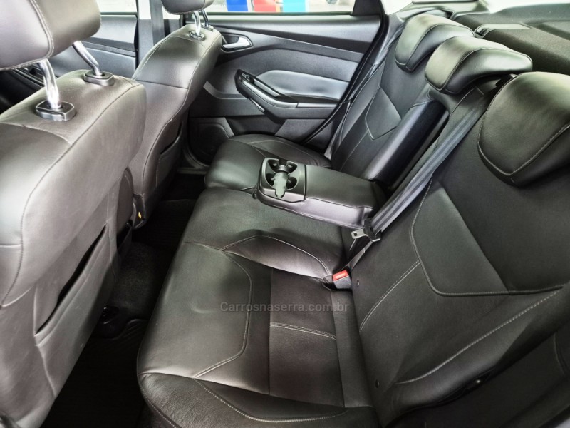 FOCUS 2.0 TITANIUM FASTBACK 16V FLEX 4P AUTOMÁTICO - 2018 - CAXIAS DO SUL