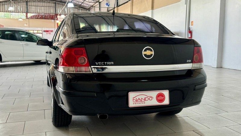 VECTRA 2.0 MPFI ELEGANCE 8V 140CV FLEX 4P MANUAL - 2008 - ESTâNCIA VELHA