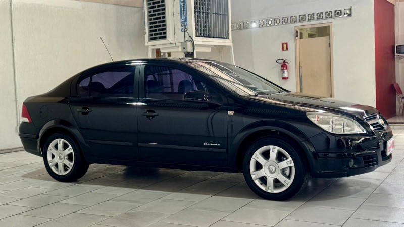 VECTRA 2.0 MPFI ELEGANCE 8V 140CV FLEX 4P MANUAL - 2008 - ESTâNCIA VELHA