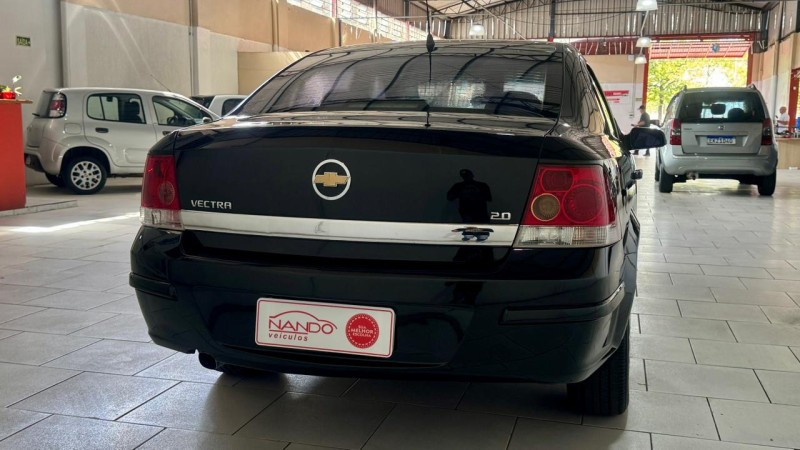 VECTRA 2.0 MPFI ELEGANCE 8V 140CV FLEX 4P MANUAL - 2008 - ESTâNCIA VELHA