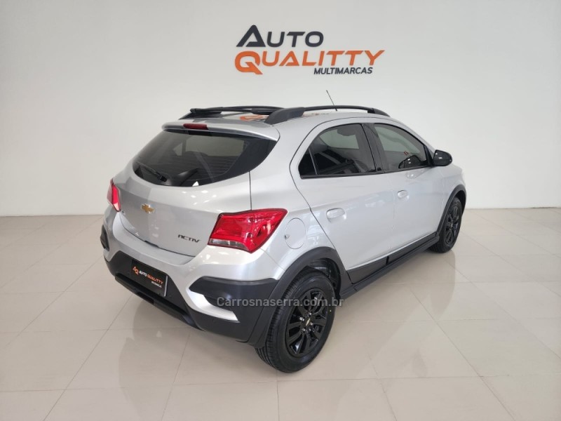 ONIX 1.4 MPFI ACTIV 8V FLEX 4P MANUAL - 2019 - CAXIAS DO SUL