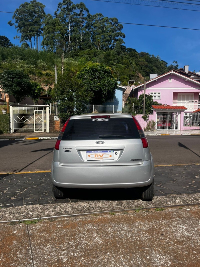 FIESTA 1.0 MPI SUPERCHARGER 8V GASOLINA 4P MANUAL - 2006 - CARLOS BARBOSA