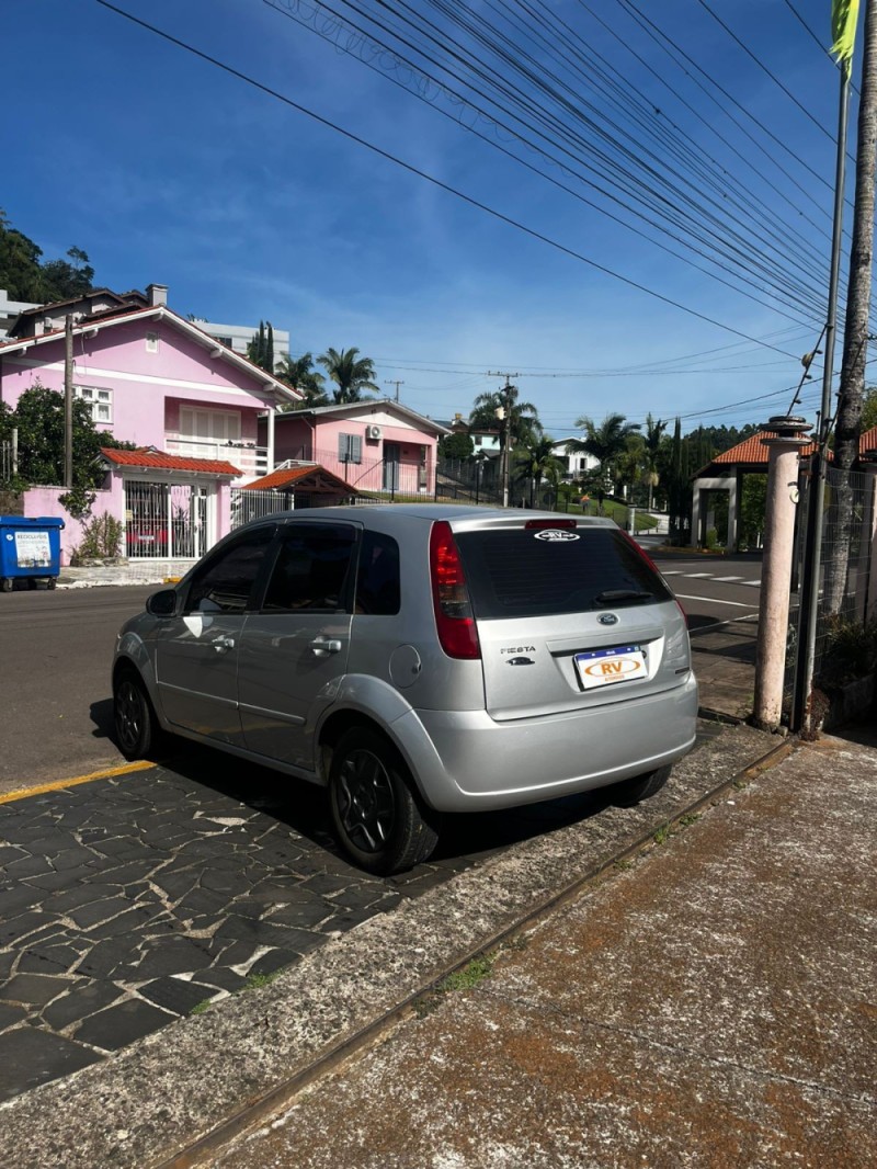 FIESTA 1.0 MPI SUPERCHARGER 8V GASOLINA 4P MANUAL - 2006 - CARLOS BARBOSA