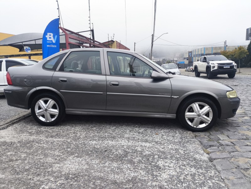 VECTRA 2.0 MPFI EXPRESSION 8V 140CV FLEX 4P MANUAL - 2005 - FARROUPILHA