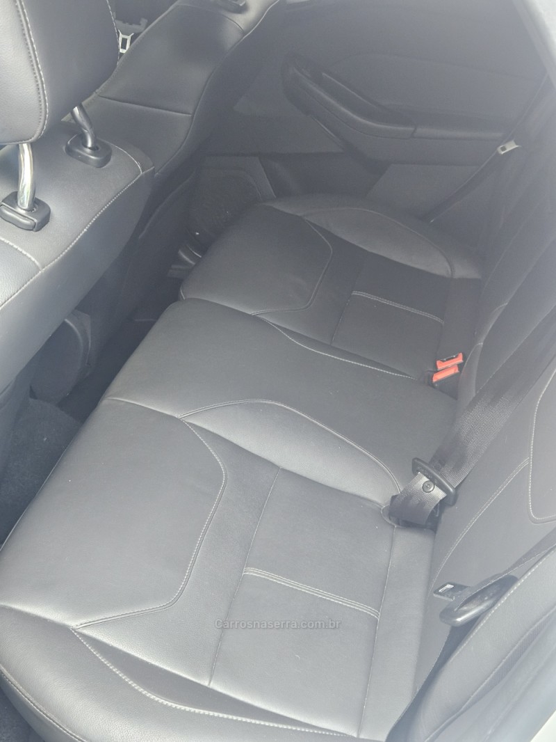FOCUS 2.0 TITANIUM PLUS HATCH 16V FLEX 4P AUTO - 2016 - GARIBALDI