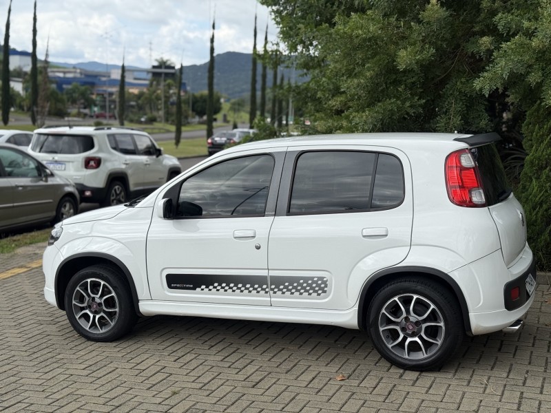 UNO 1.4 EVO SPORTING 8V FLEX 4P MANUAL - 2013 - FELIZ