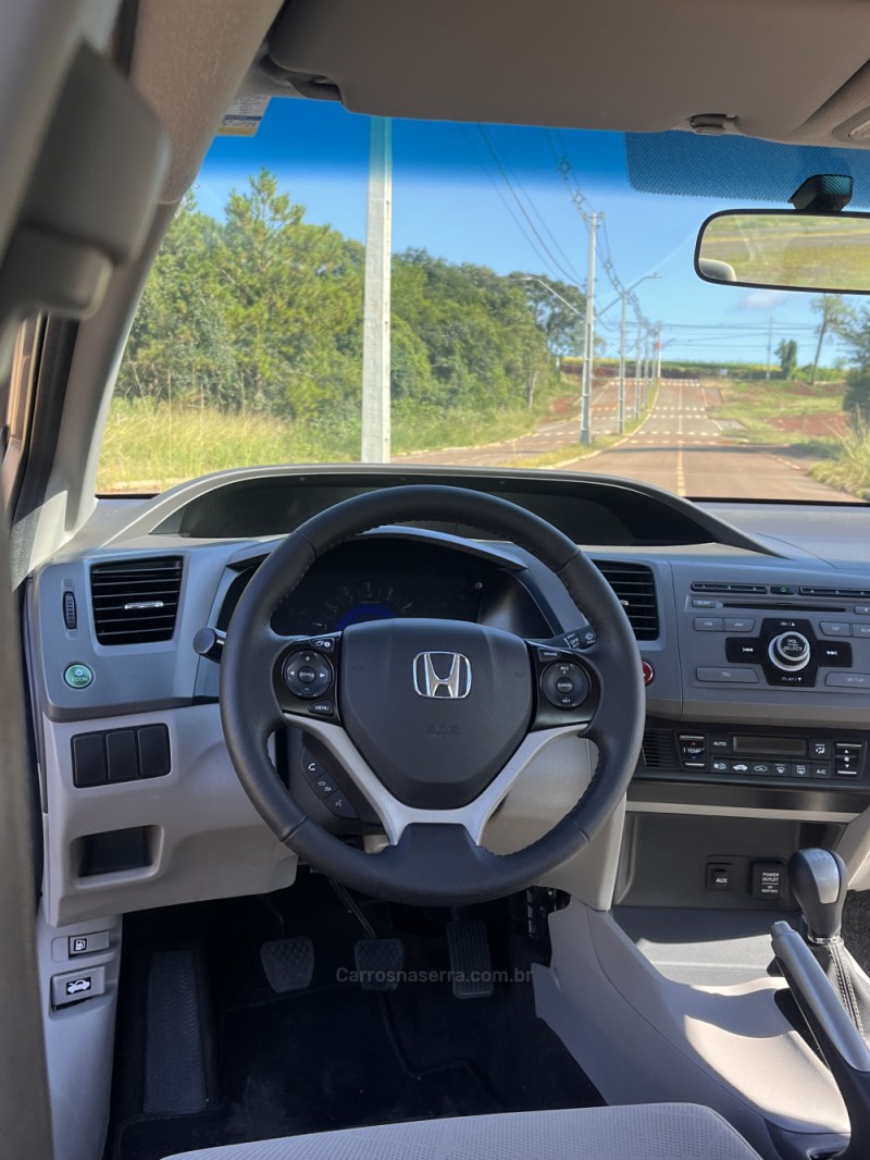 CIVIC 1.8 LXS 16V GASOLINA 4P MANUAL - 2014 - CAXIAS DO SUL