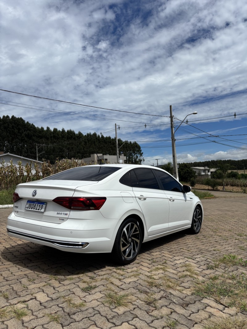 VIRTUS 1.0 200 TSI HIGHLINE AUTOMÁTICO - 2022 - CAXIAS DO SUL