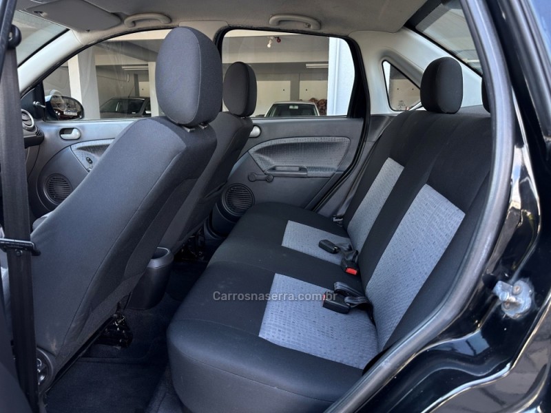 FIESTA 1.6 ROCAM SE SEDAN 8V FLEX 4P MANUAL - 2014 - GUAPORé