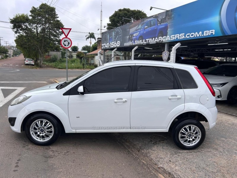 FIESTA 1.6 SE HATCH PLUS 16V FLEX 4P MANUAL - 2014 - VENâNCIO AIRES