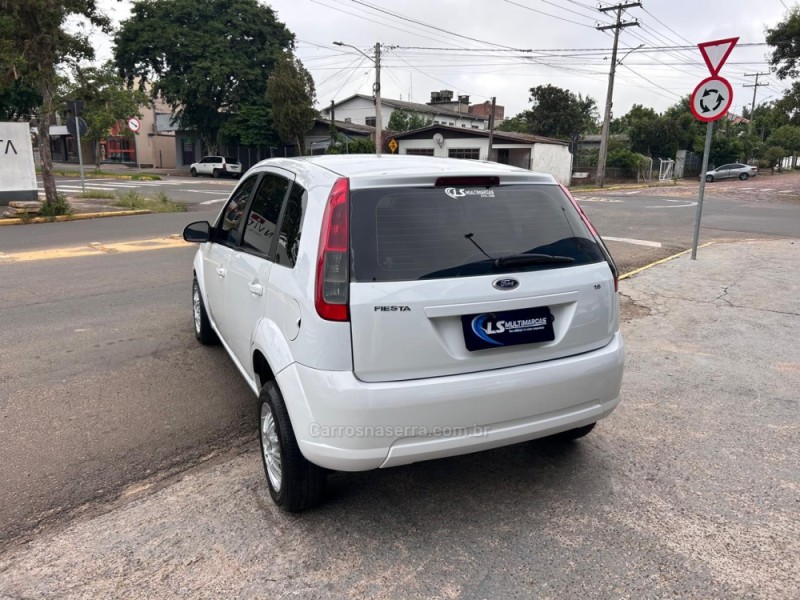 FIESTA 1.6 SE HATCH PLUS 16V FLEX 4P MANUAL - 2014 - VENâNCIO AIRES