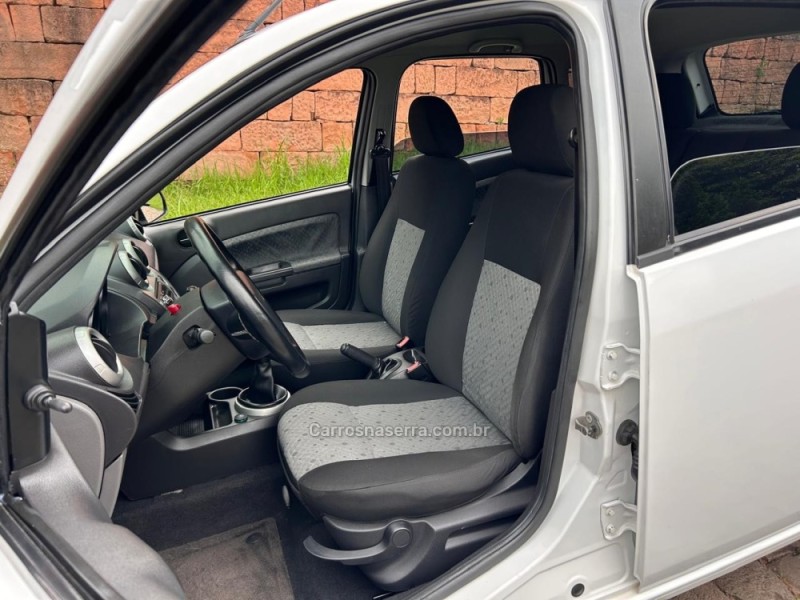 FIESTA 1.6 SE HATCH PLUS 16V FLEX 4P MANUAL - 2014 - VENâNCIO AIRES