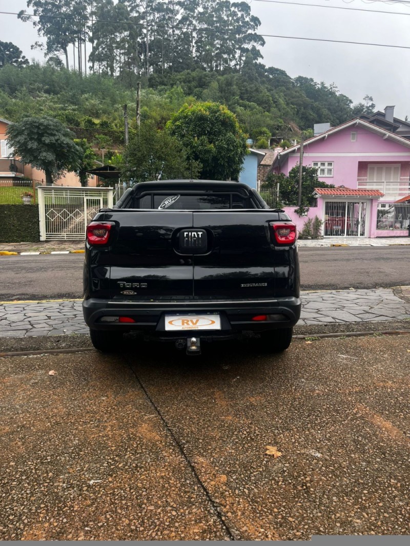 TORO 1.8 16V ENDURANCE FLEX 4P MANUAL - 2021 - CARLOS BARBOSA