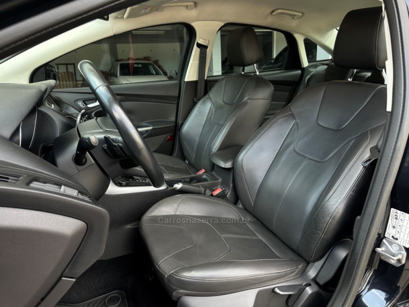 FOCUS 2.0 SE FASTBACK 16V FLEX 4P AUTOMÁTICO - 2017 - GUAPORé