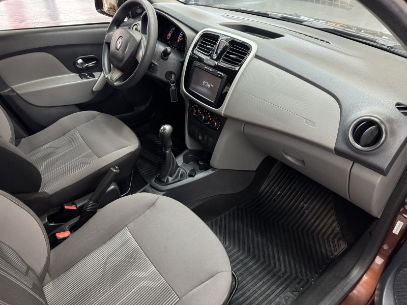 LOGAN 1.6 EXPRESSION 8V FLEX 4P MANUAL - 2015 - CAXIAS DO SUL