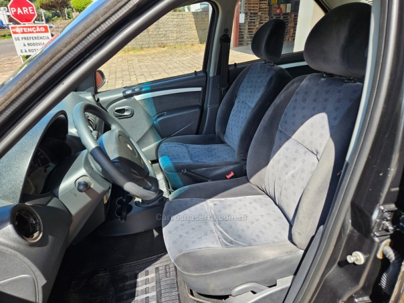 LOGAN 1.6 DYNAMIQUE 8V FLEX 4P MANUAL - 2008 - VERANóPOLIS