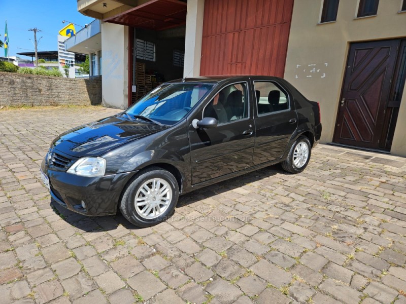 LOGAN 1.6 DYNAMIQUE 8V FLEX 4P MANUAL - 2008 - VERANóPOLIS