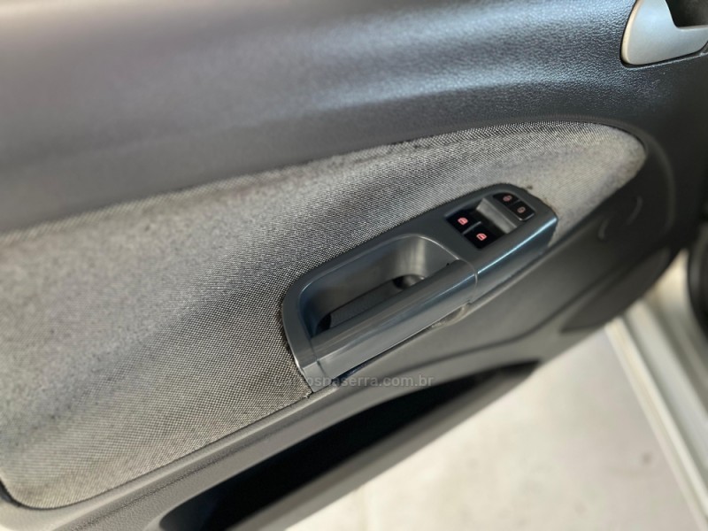 VOYAGE 1.0 MI CITY 8V FLEX 4P MANUAL - 2014 - CAXIAS DO SUL