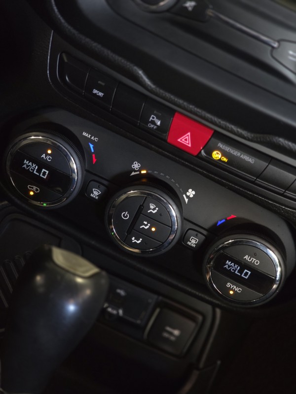 RENEGADE 1.8 16V FLEX LONGITUDE 4P AUTOMÁTICO - 2017 - CAXIAS DO SUL