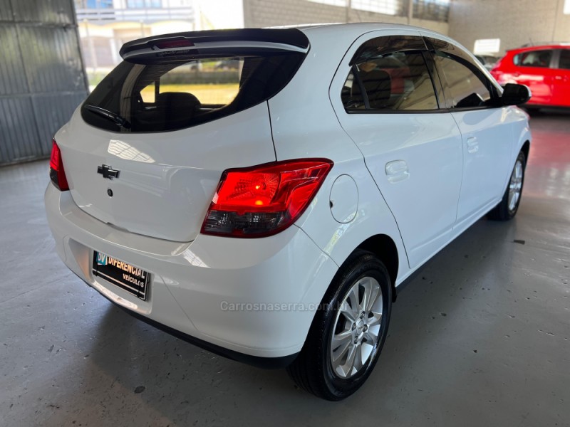 ONIX 1.4 MPFI LTZ 8V FLEX 4P MANUAL - 2016 - CAXIAS DO SUL