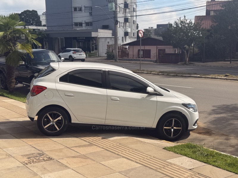 ONIX 1.4 MPFI LT 8V FLEX 4P MANUAL - 2015 - FARROUPILHA