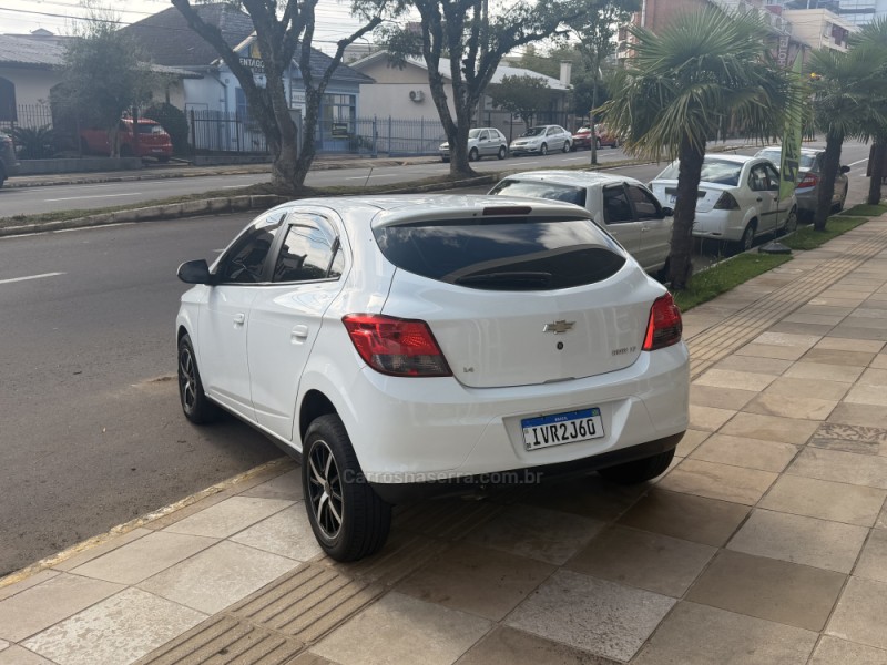 ONIX 1.4 MPFI LT 8V FLEX 4P MANUAL - 2015 - FARROUPILHA