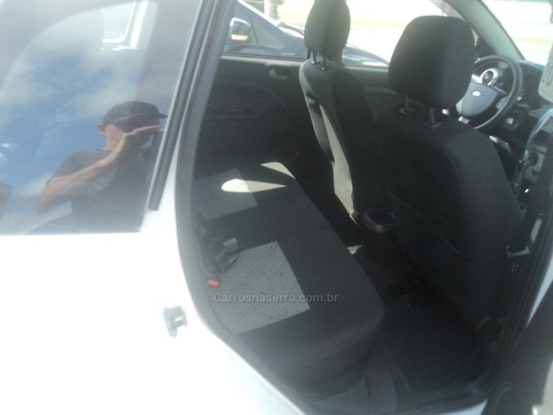 FIESTA 1.6 MPI CLASS HATCH 8V FLEX 4P MANUAL - 2013 - FARROUPILHA