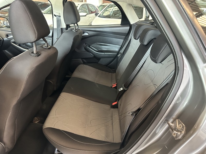 FOCUS 2.0 SE 16V FLEX 4P AUTOMÁTICO - 2015 - FARROUPILHA