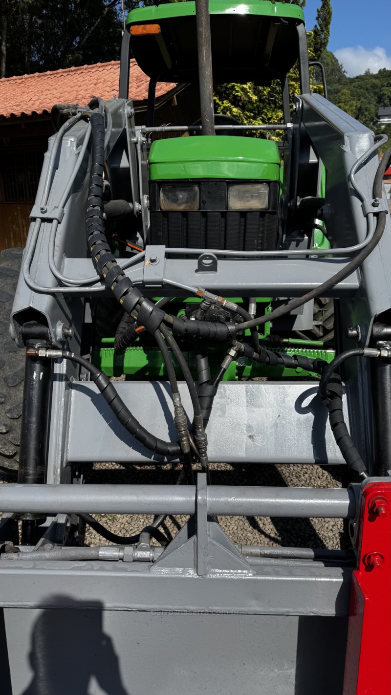 TRATOR 6100 J  - 2002 - GARIBALDI