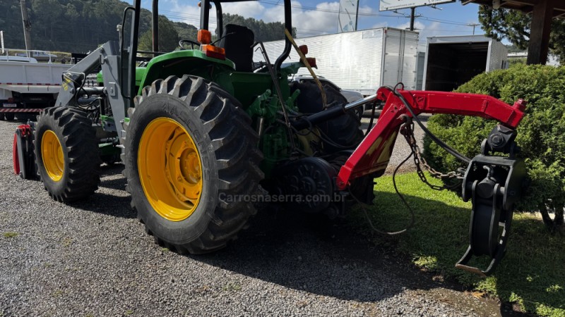 TRATOR 6100 J  - 2002 - GARIBALDI