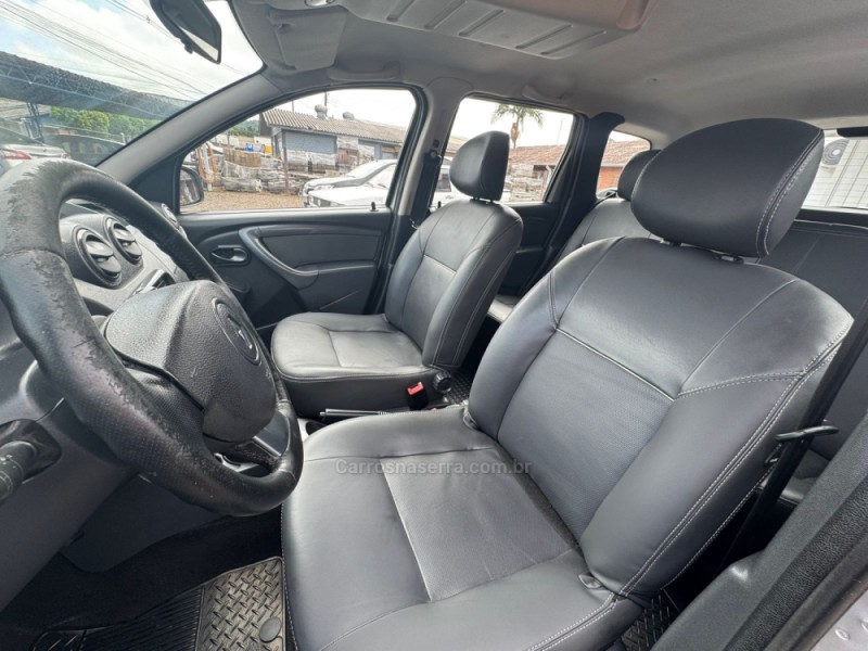 DUSTER 2.0 DYNAMIQUE 4X2 16V FLEX 4P MANUAL - 2012 - IGREJINHA
