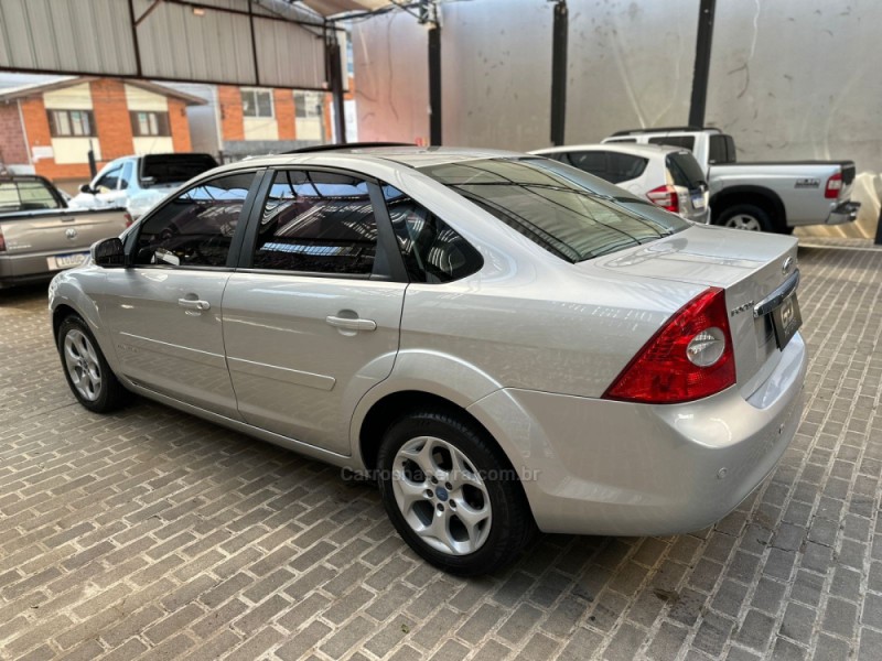 FOCUS 2.0 TITANIUM SEDAN 16V FLEX 4P AUTOMÁTICO - 2012 - PASSO FUNDO